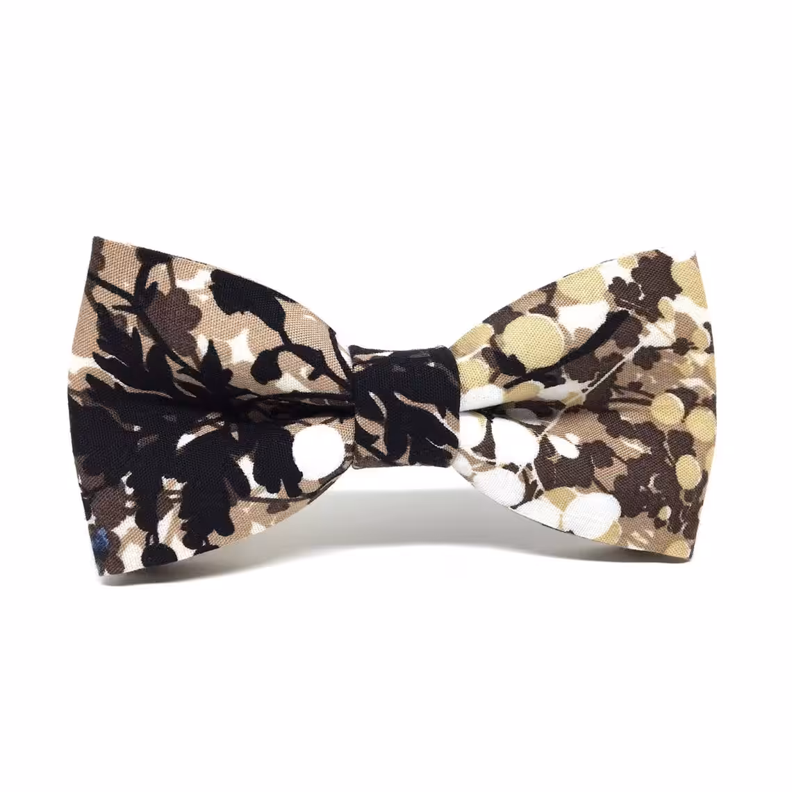 Brun butterfly med abstrakte blomster 1 Brun butterfly med abstrakte blomster