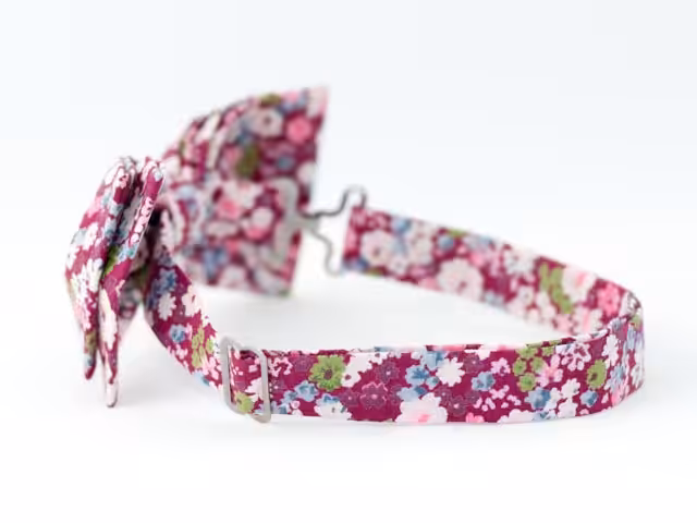 Magenta butterfly med blomster 2 Magenta butterfly med blomster